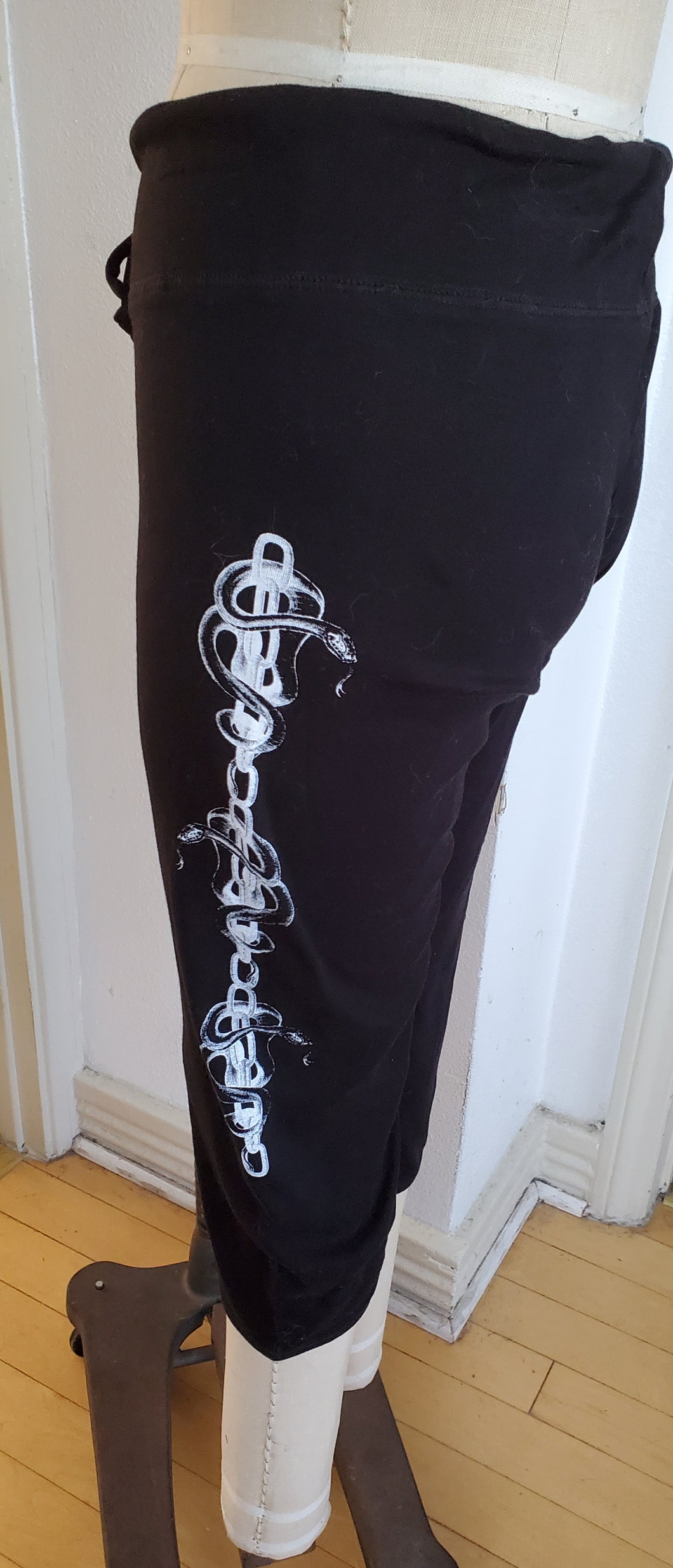 Serpent N' Chain Capri Jogger Pant