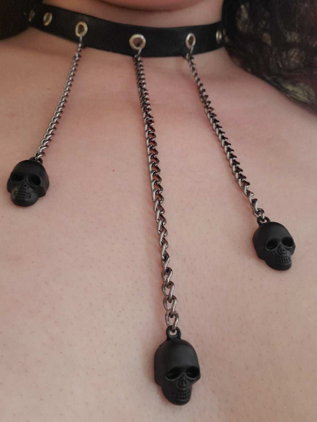 Dangling Skull Choker Necklace